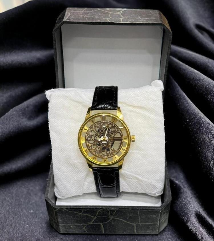 "Stylish Skeleton Watch for Men – Black Leather with Gold Gears"
